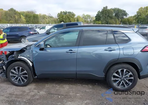 2024 Toyota Corolla Cross Xle z USA, uszkodzony, nr VIN 7MUDAABG0RV098817